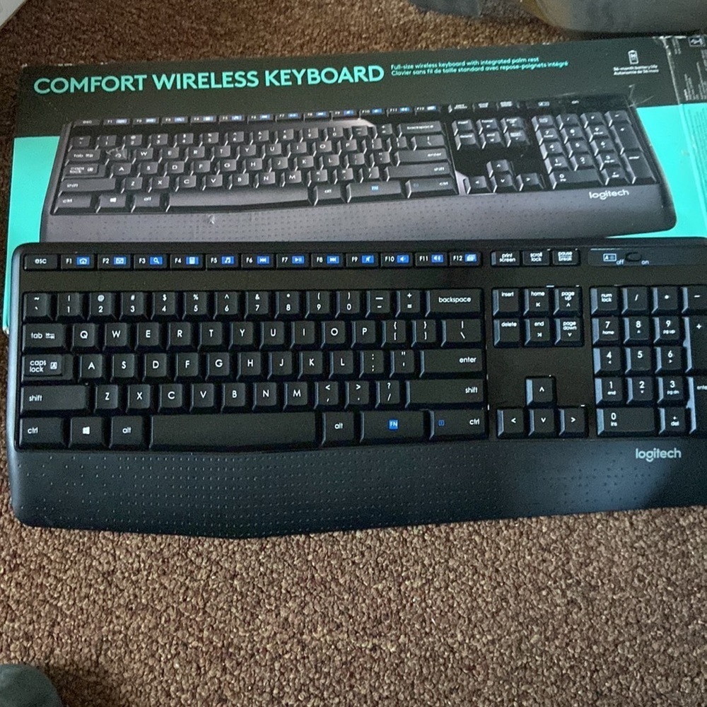 Logitech wireless keyboard with integrated palm rest. Ergonomic design. NWT